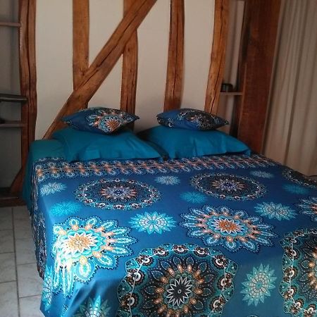 Chambre D'Hotes Des P'Tits Bonheurs Dosches Exteriör bild